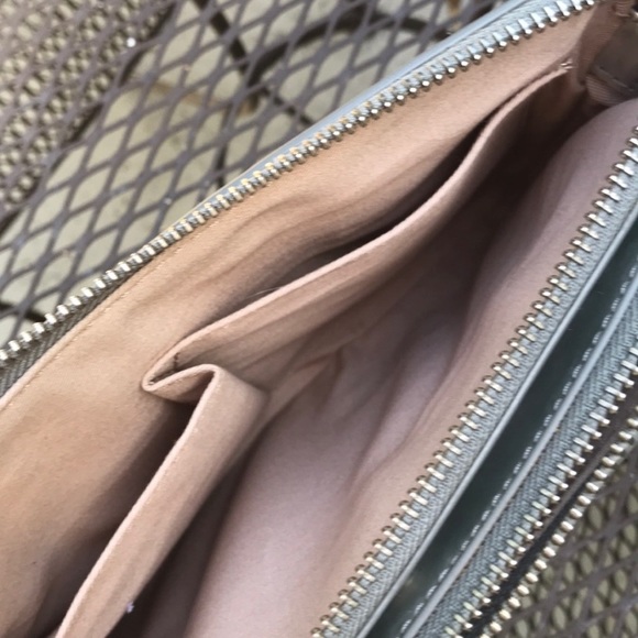 COPY - Rainbow iridescent purse - Picture 4 of 6